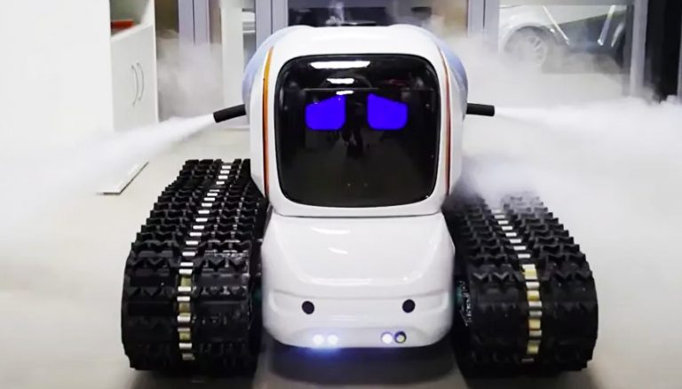 Desarrollan un innovador robot desinfectante en Rusia | Vídeo