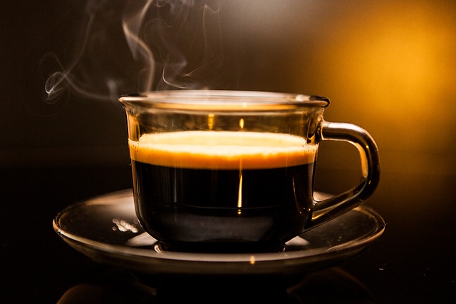 ¿Tomas café justo después de despertarte?