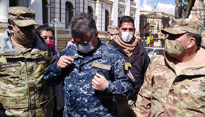 Bolivia aprueba decreto de ascenso en Fuerzas Armadas