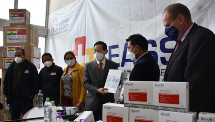 China dona 14 respiradores y 53.000 pruebas PCR
