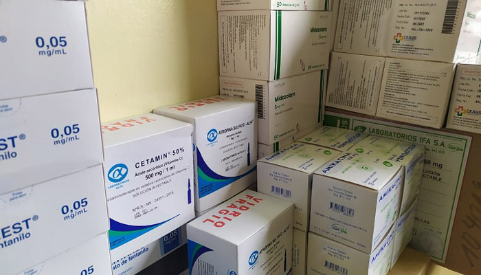 Ministerio de Salud entrega medicamentos para terapia intensiva del Hospital de Clínicas de La Paz
